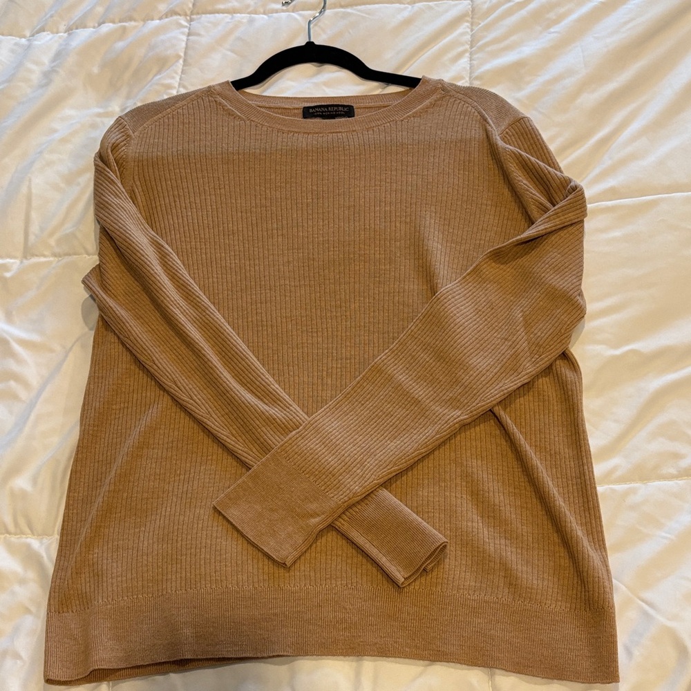 Banana Republic Women's Tan Crew Neck Sweater